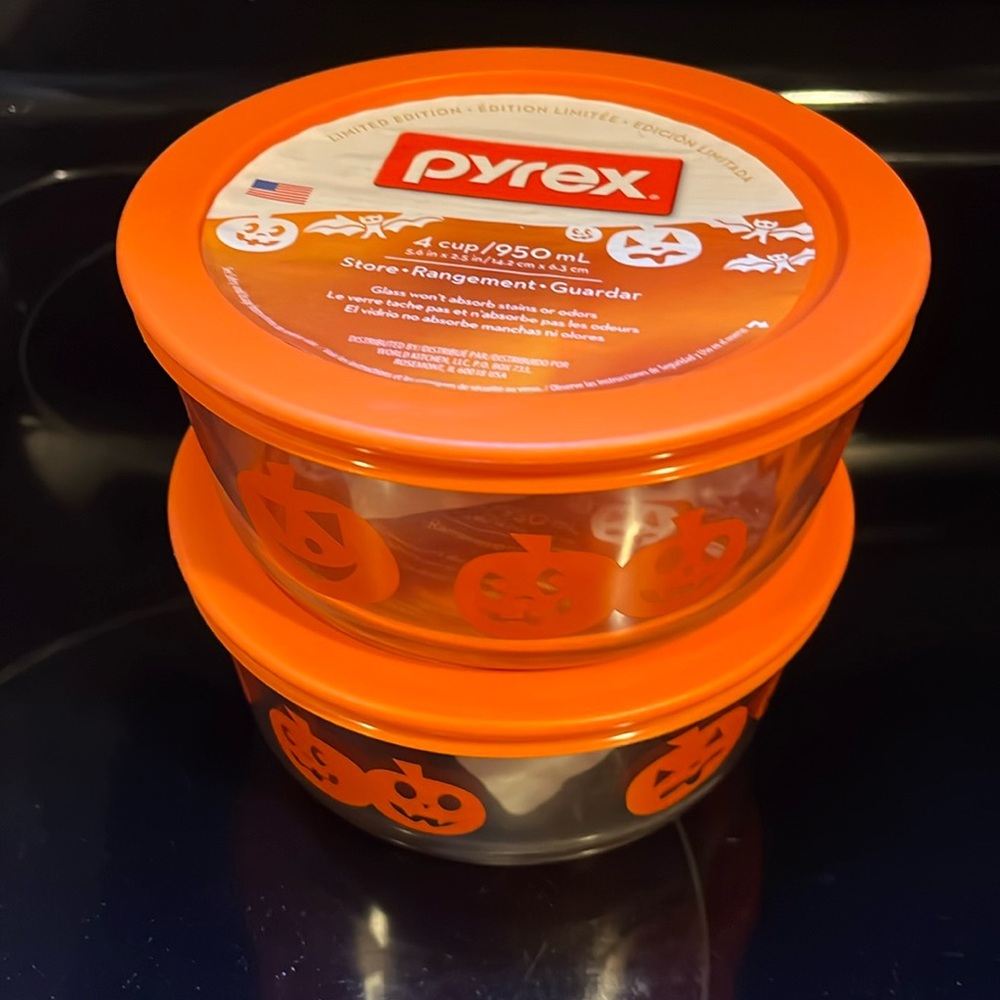 Pyrex pumpkin halloween tuppleware